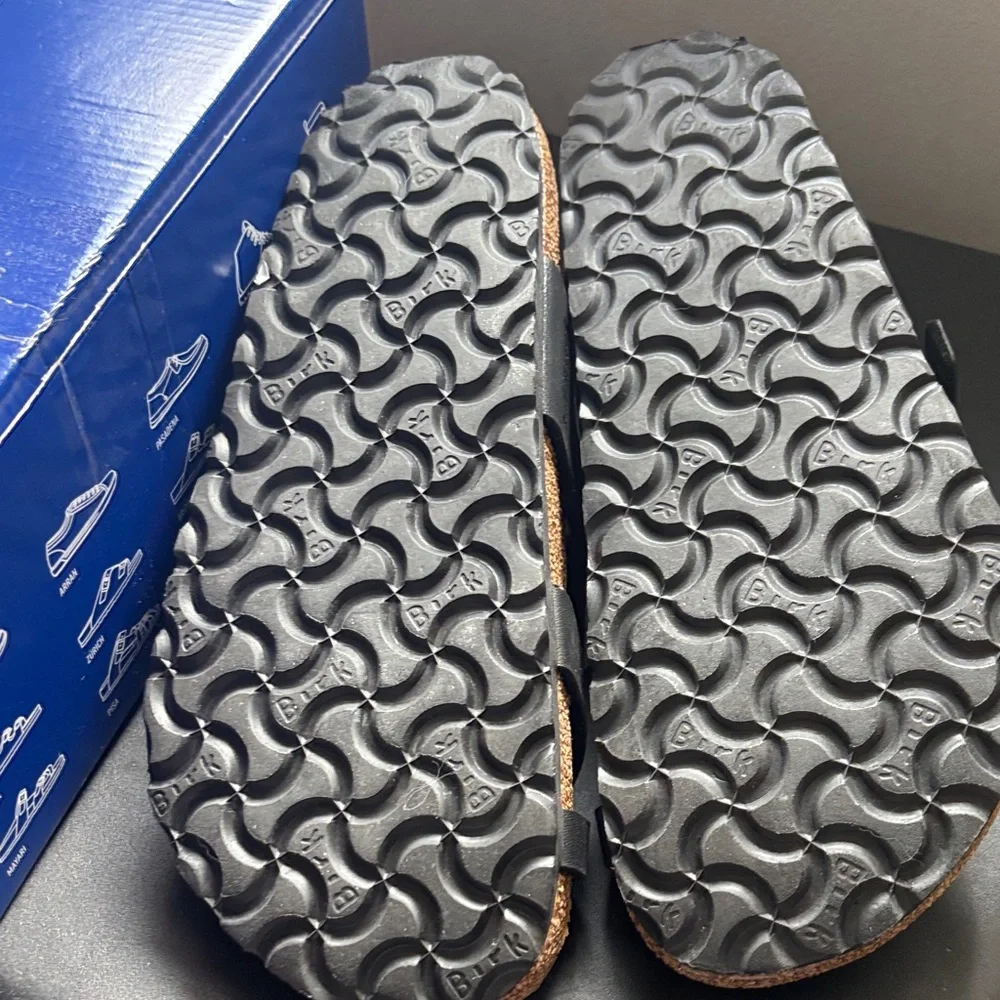 Birkenstock Black Mayari Sandals. Worn for about 10 minutes - Picture 2 of 3